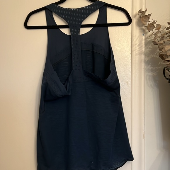 Lightweight navy workout top - Picture 6 of 8